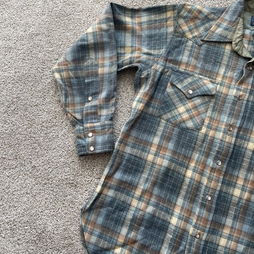 Pendleton Men's Plaid Wool Shirt in Blue and Brown- Size Medium (Small Hole) - Picture 2 of 5
